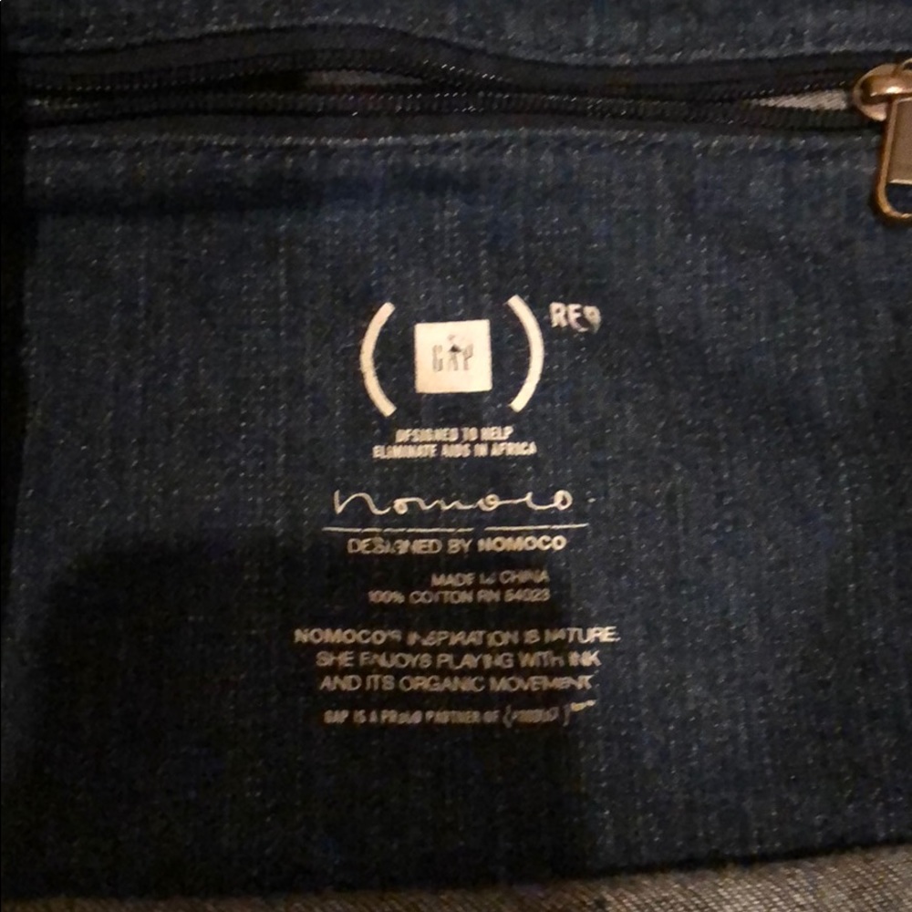 Limited Edition Gap Red Tote - Picture 2 of 4